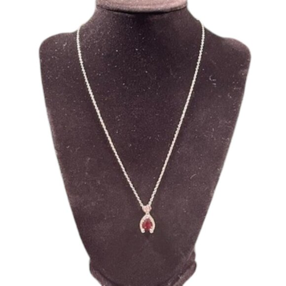 Stunning Necklace Red Horseshoe Pendant Sparkling 20" Elegant Retro Romantic - Picture 2 of 6